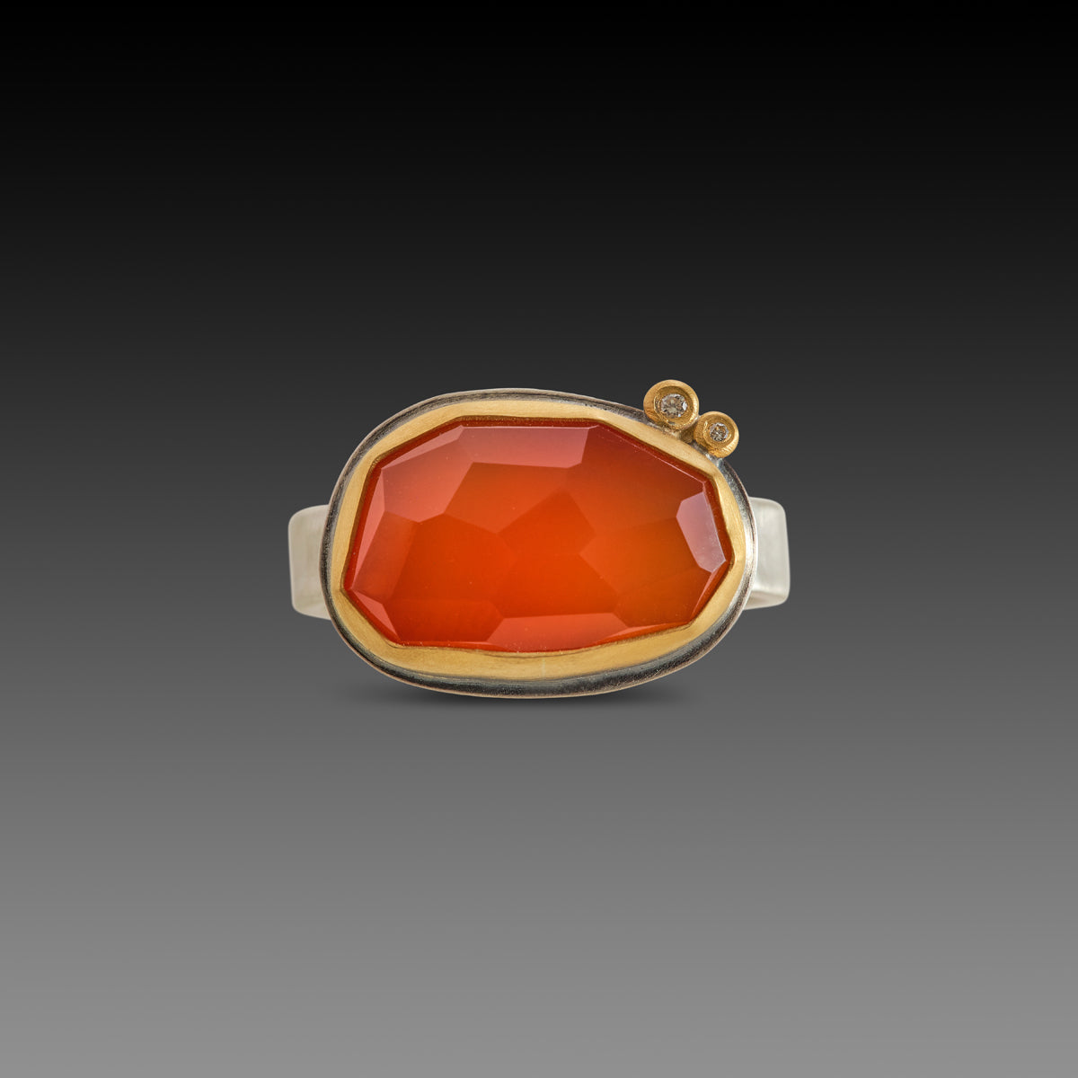 Carnelian Ring with Diamonds