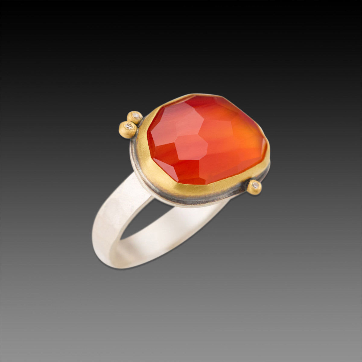 Carnelian Ring with Three Diamonds