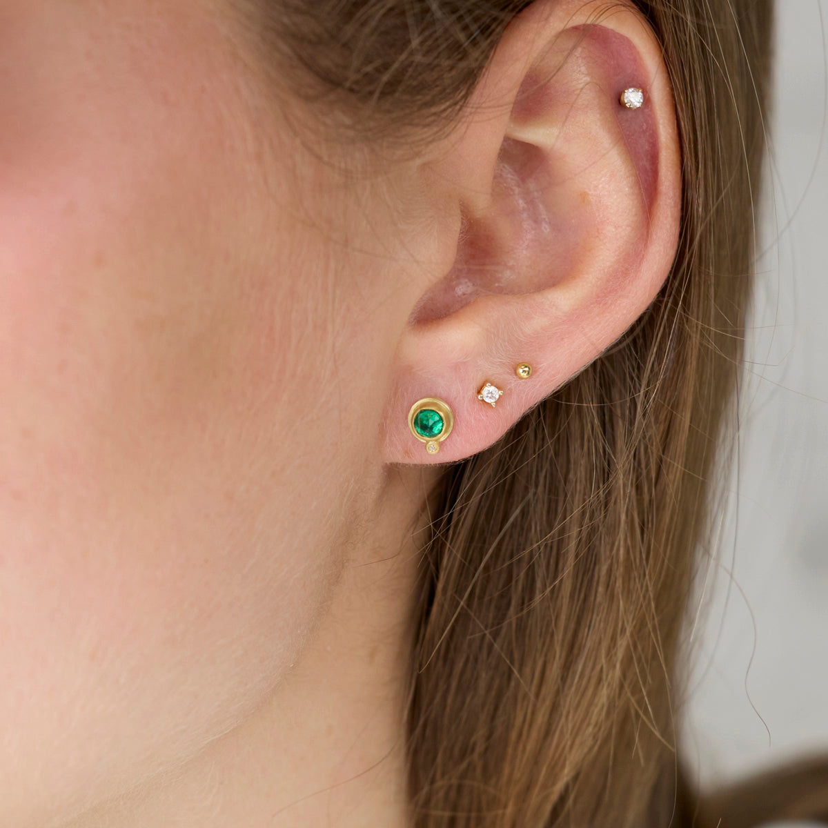 Round Emerald Stud Earrings