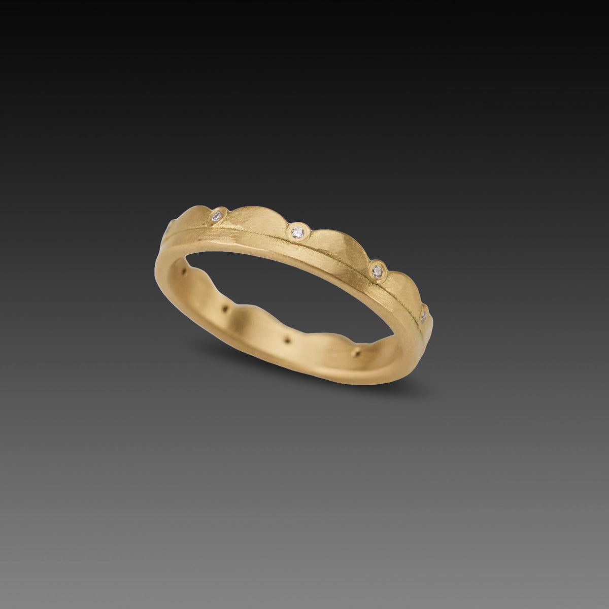 Diamond Side Scalloped Band