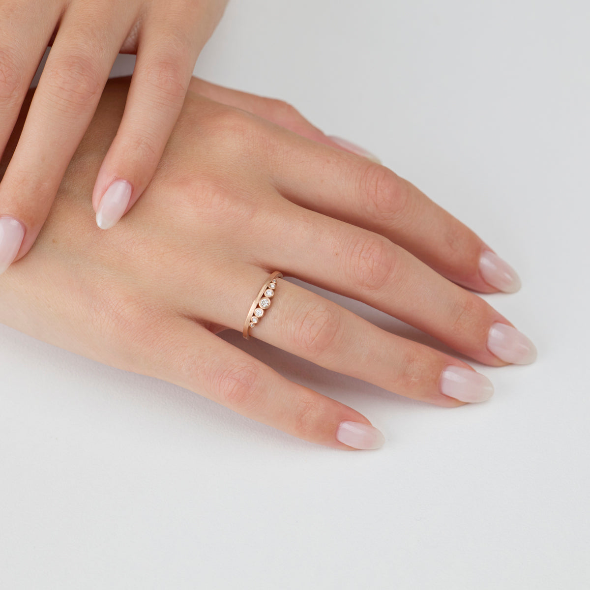 Side Swell Band with Diamonds in Rose Gold