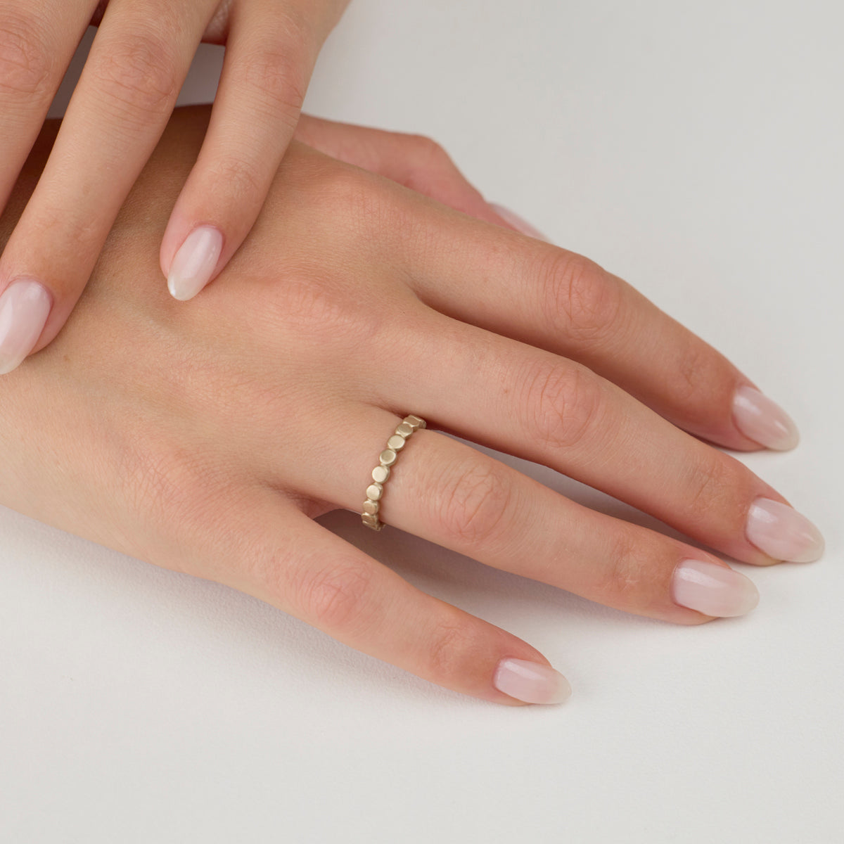 Hammered Dot Band in White Gold