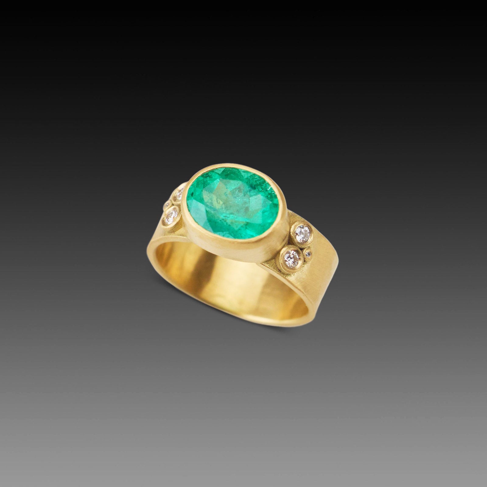 Statement Oval Emerald Ring