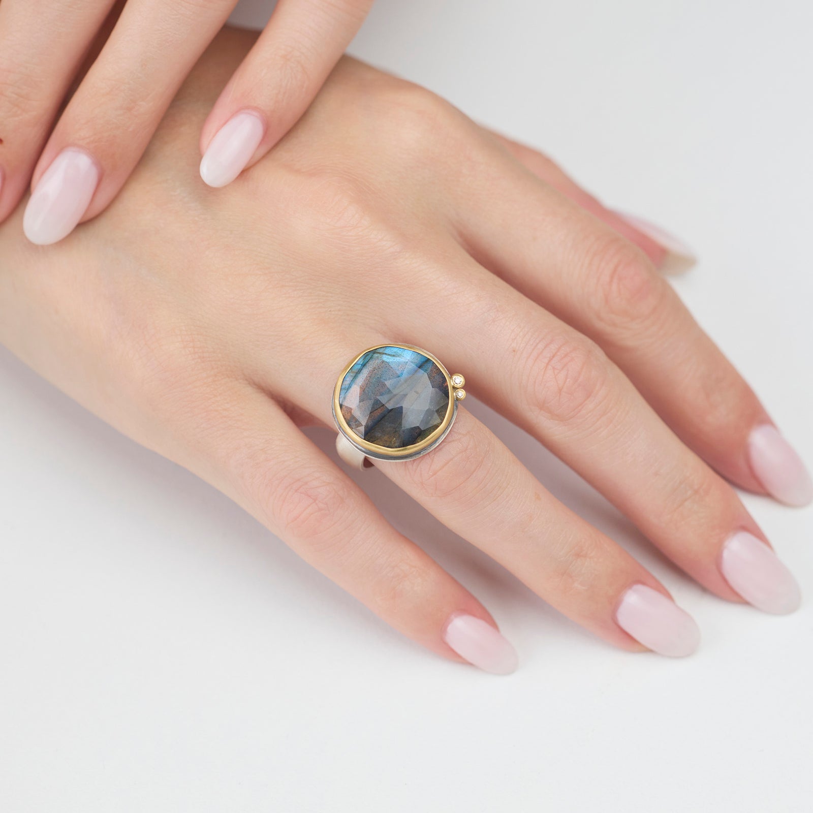 Round Labradorite Ring with Diamonds