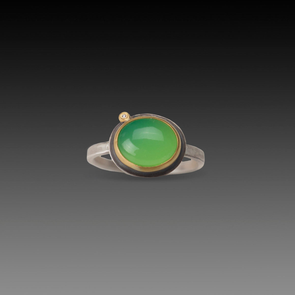 Smooth Chrysoprase Ring with Diamond