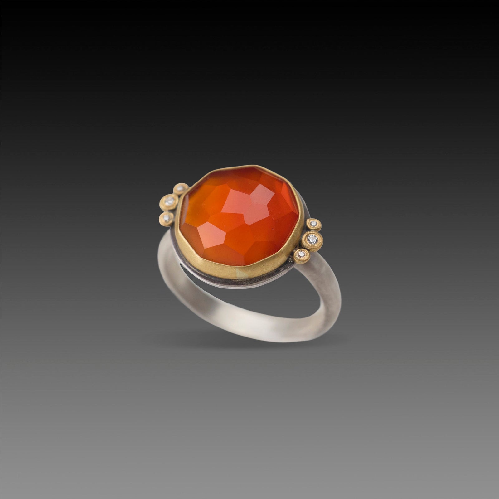 Carnelian Ring with Six Diamonds
