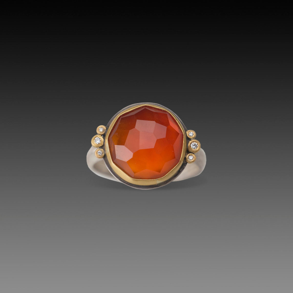 Carnelian Ring with Six Diamonds