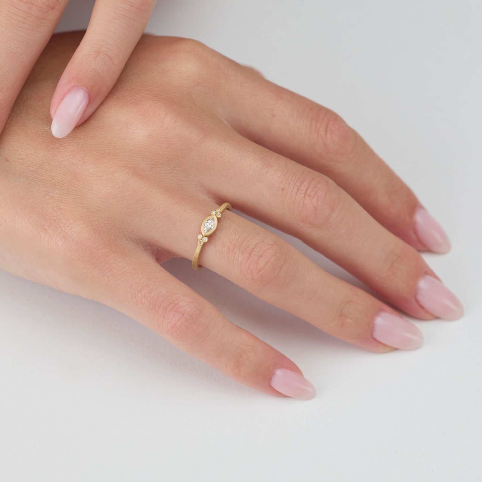 Petite Marquise Flourish Band