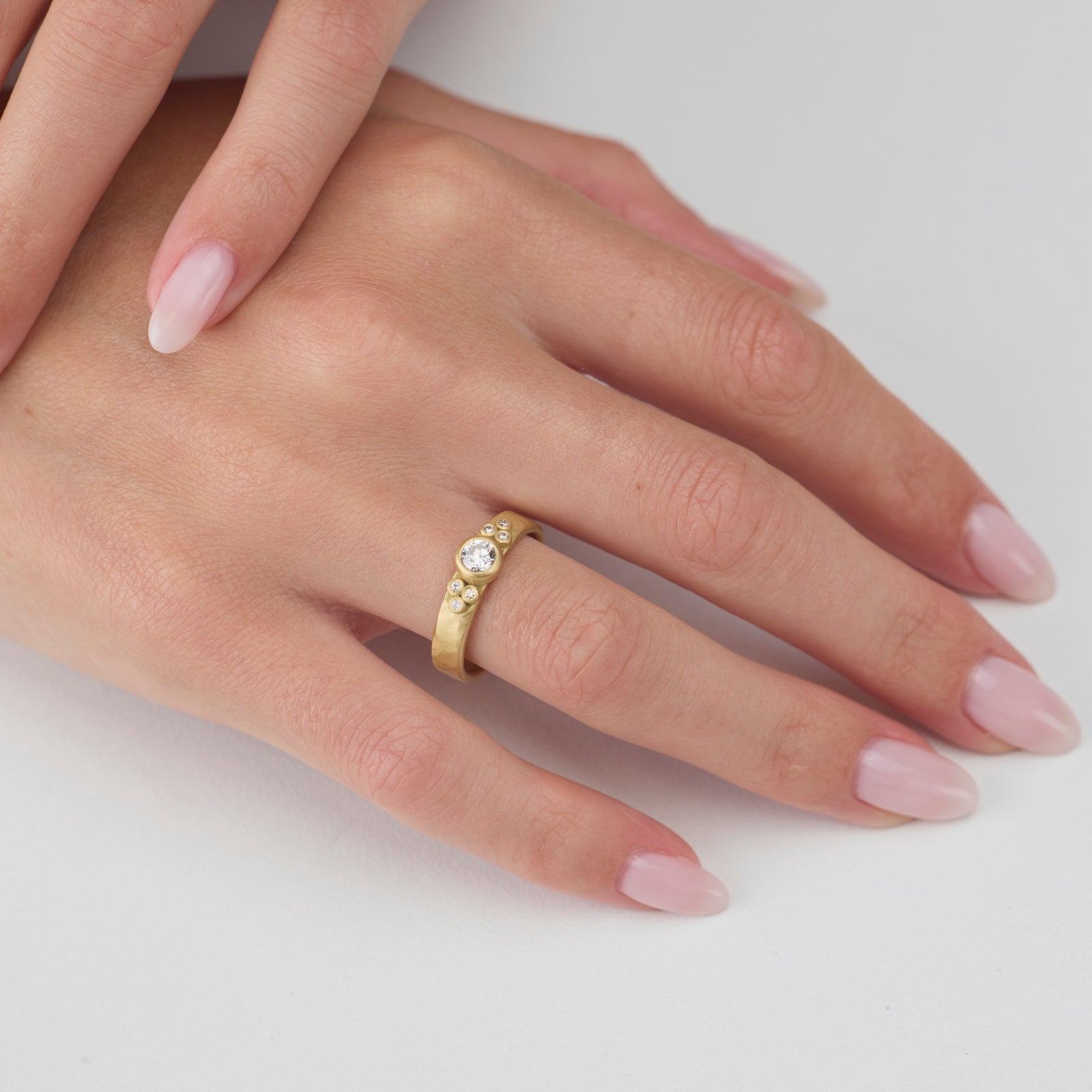 Wide Diamond Flourish Band