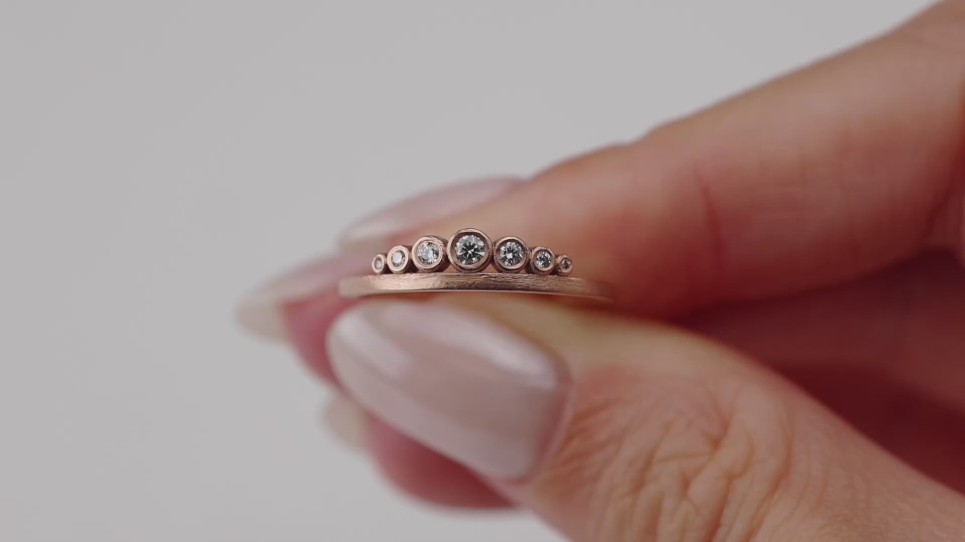 Side Swell Band with Diamonds in Rose Gold