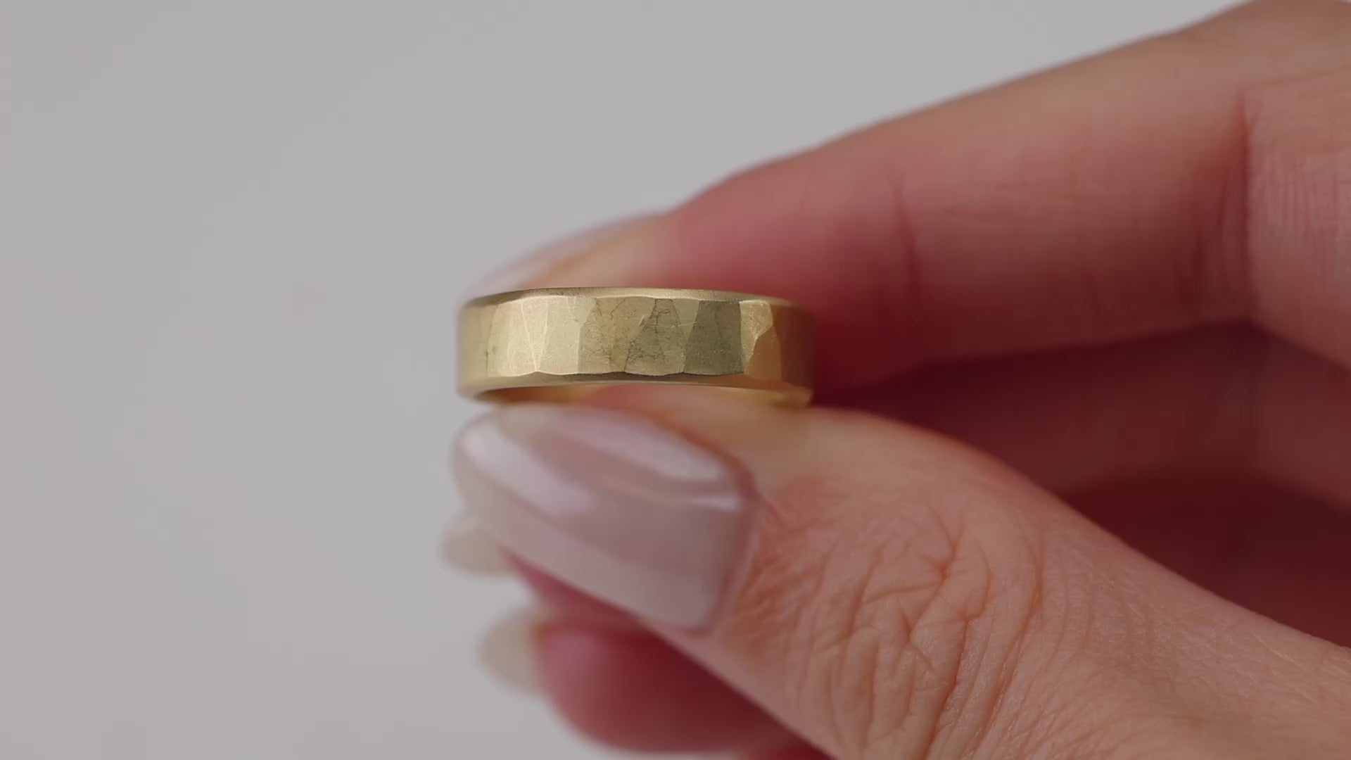 6mm Hammered Gold Band