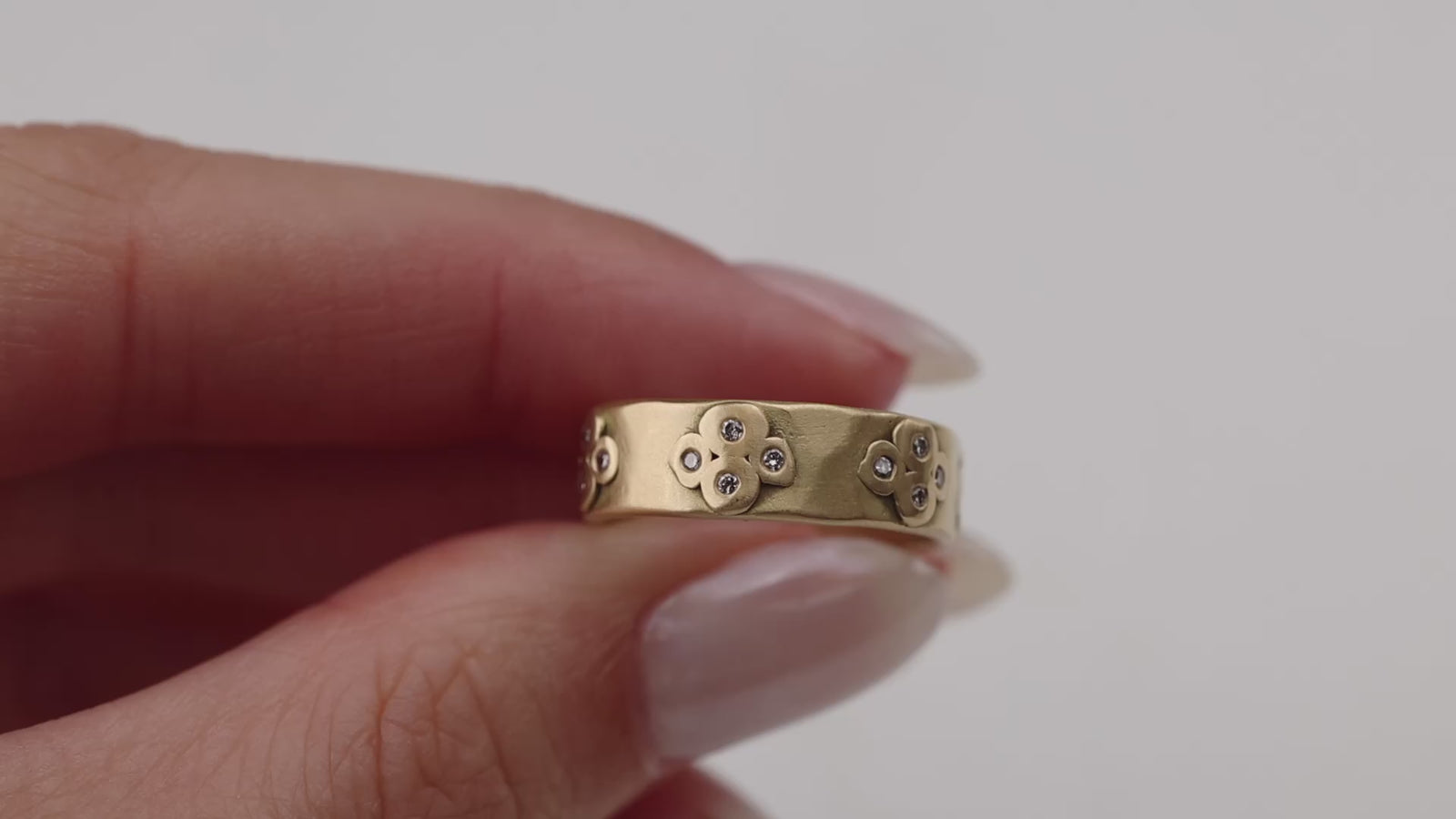 Hammered Band with Contoured Diamond Clusters