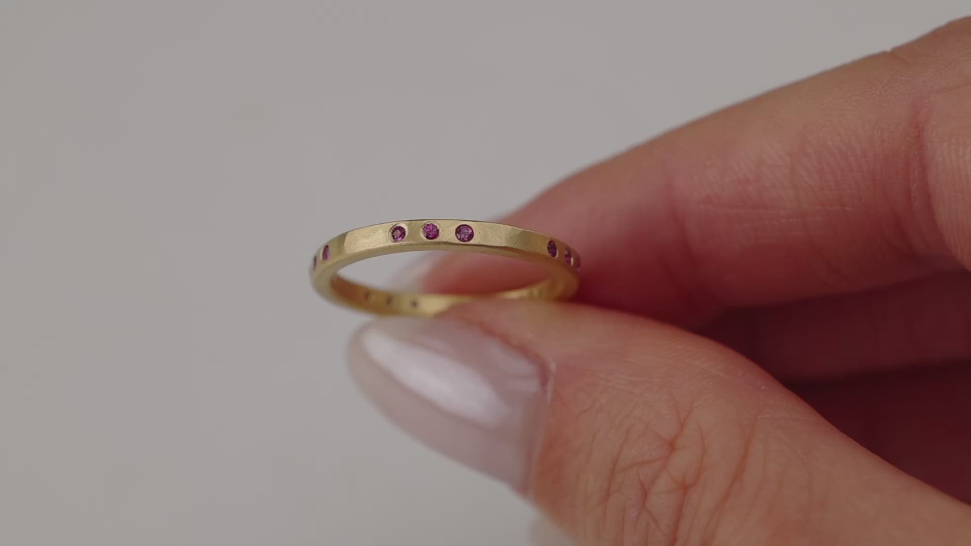 Pink Sapphire Trio Repeat Band