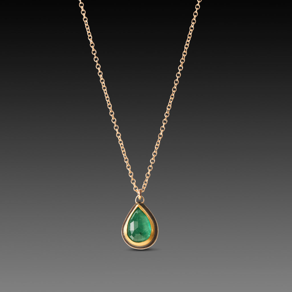 Wholesale Green Onyx 22kt Gold Plated Sterling Silver .925 Charm Wholesale Green Onyx 22kt Gold Plated Sterling Silver .925 Charm