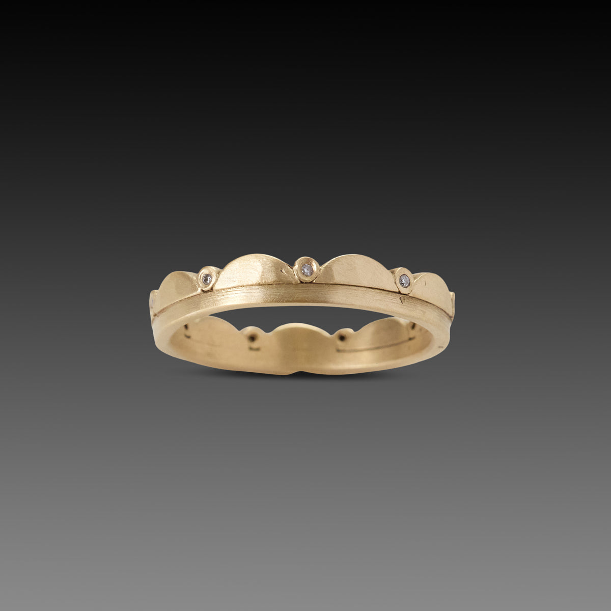 Diamond Side Scalloped Band