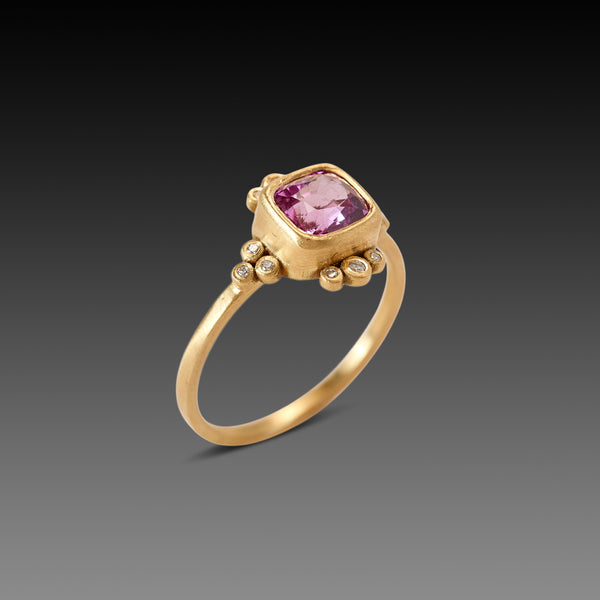 Sparkling Pink Sapphire Ring