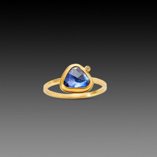 Blue Sapphire Ring with Diamond